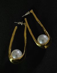pearl-earrings